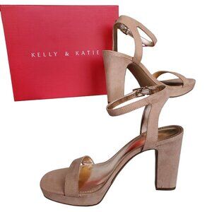 PALE PINK MICROSUEDE BLOCK HEEL PLATFORM SIZE 10.